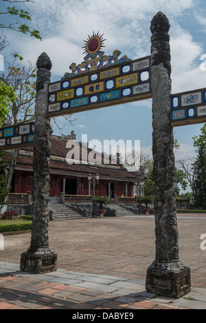 Dien Thai Hoa o Palazzo della suprema armonia nella Cittadella interna della città imperiale di Hue Foto Stock