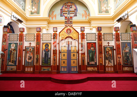 Chiesa greco-cattolica ucraina di San Vladimiro il Grande a Parigi. L'iconostasi. Foto Stock