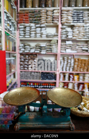 Delle cure tradizionali a livello locale speziale del negozio, Marrakech, Marocco, Africa Settentrionale, Africa Foto Stock