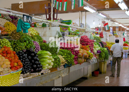 Vegetali e mercato di carne, Al Ain, Abu Dhabi, Emirati Arabi Uniti, Medio Oriente Foto Stock