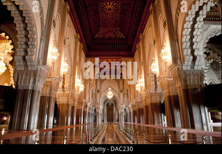 Interno della moschea di Hassan II, Casablanca, Marocco, Africa Foto Stock