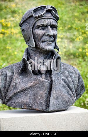Busto di AIR CHIEF MARSHAL Sir Keith Park a Capel-le-Ferne Battle of Britain War Memorial - Kent - REGNO UNITO Foto Stock