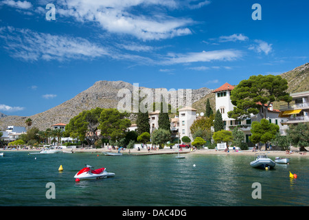 Bellissima vista del Puerto Pollensa (Port de Pollenca) nella parte Nord di Maiorca, SPAGNA Foto Stock