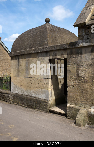 Il cieco o Casa Borgo Vecchio collegamento meccanico a Lacock Foto Stock