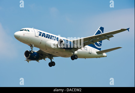 Tarom Airbus A318 Foto Stock