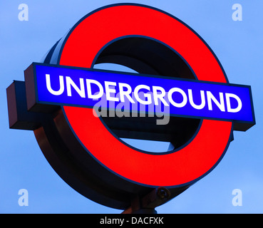 La metropolitana di Londra segno Foto Stock