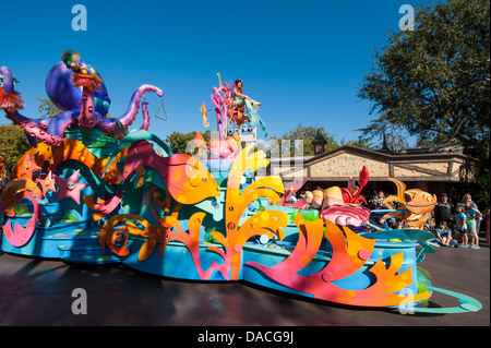 Main Street Parade elettrico Magic Kingdom a Disneyland, Anaheim, California. Foto Stock