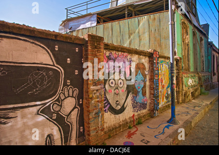 Scena di strada a Valparaiso, Cile Foto Stock