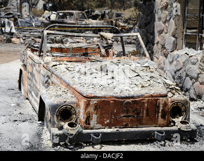 Yarnell AZ. Luglio 10,2013. Stati Uniti d'America. Oggi la città di Yarnell AZ aperto ai residenti di tornare alle loro case avviare il recupero e per i visitatori mercoledì 10 luglio, dopo il Yarnell incendio ha distrutto e danno più di 150 case e ucciso 19 hot-shot vigili del fuoco. Foto da Gene Blevins/LA DailyNews/ZumaPress (credito Immagine: © Gene Blevins/ZUMAPRESS.com) Foto Stock