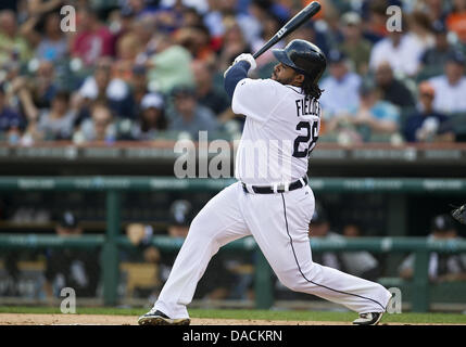 Detroit, Michigan, Stati Uniti d'America. 10 Luglio, 2013. Luglio 10, 2013: Detroit Tigers primo baseman Prince Fielder (28) colpisce prima inning home run durante la MLB azione di gioco tra il Chicago White Sox e Detroit Tigers al Comerica Park di Detroit, Michigan. Le tigri hanno sconfitto il White Sox 8-5. Credito: csm/Alamy Live News Foto Stock