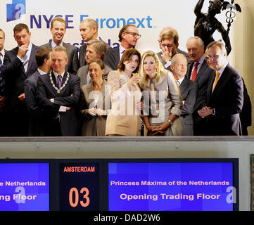 Dutch Crown Princess Maxima assiste l'apertura del nuovo trading floor della borsa di Amsterdam, parte del NYSE Euronext, ad Amsterdam, Olanda, 3 ottobre 2011. Foto: Patrick van Katwijk Foto Stock