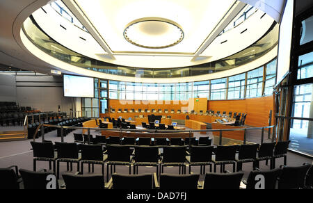 La principale sala giudiziaria del Tribunale internazionale per il diritto del mare è visto ad Amburgo, Germania, 05 ottobre 2011. In agosto 1981, la Conferenza delle Nazioni Unite sul diritto del mare segnalata da Amburgo a sede del tribunale. Foto: Angelika Warmuth Foto Stock