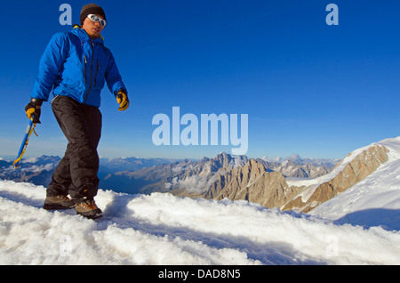 Scalatore sul Mont Blanc, Chamonix Alta Savoia, sulle Alpi francesi, Francia, Europa Foto Stock