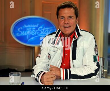 Giurato del talento tedesco mostra "la Germania cerca la superstar" (parte dell'Idolo franchigia) Dieter Bohlen pone a un photocall a Colonia, Germania, 13 ottobre 2011. Lo spettacolo entra nella nuova stagione con due nuovi giurati. Foto: Henning Kaiser Foto Stock