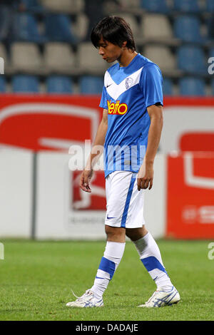 Bochum il Takashi Inui la guarda deluso dopo la seconda Bundesliga match tra VfL Bochum e Eintracht Francoforte presso il rewirpower stadium di Bochum, Germania, 14 ottobre 2011. Foto: Kevin Kurek Foto Stock