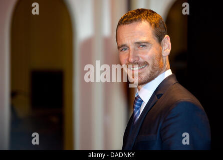 Il German-Irish attore Michael Fassbender arriva per il tedesco premiere di " Eine dunkle Begierde' ('un pericoloso metodo ") di Berlino, Germania, 31 ottobre 2011. Il filmato sarà trasmesso il 10 novembre 2011. Foto: Joerg Carstensen Foto Stock