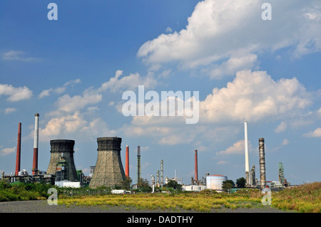 Pile di sfiato e del bruciatore di una raffineria di petrolio, in Germania, in Renania settentrionale-Vestfalia, Godorf bei Wesseling Foto Stock