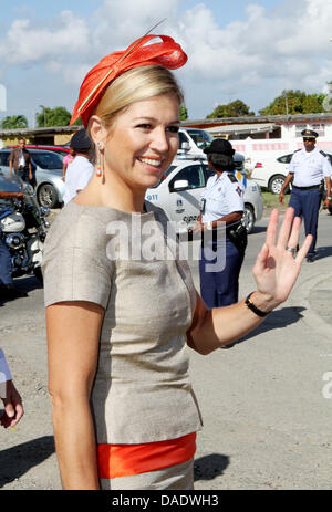 La principessa Maxima dei Paesi Bassi visite villaggi Seru Fortuna e barbiere in Banda Abou sull'isola Curacao, Antille olandesi, 2 novembre 2011. La regina Beatrice è in visita ufficiale in olandese territori dei Caraibi Dal 28 Ottobre fino al 6 novembre 2011. Foto: Patrick van Katwijk dpa ( Paesi Bassi out) Foto Stock