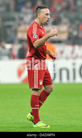 Il Bayern Monaco di Baviera player Franck Ribery passeggiate attraverso il passo durante la Champions League match di gruppo tra FC Bayern Monaco di Baviera e SSC Neapel a Monaco di Baviera, Germania, il 2 novembre 2011. Il Bayern ha vinto la partita 3-2. Foto: Peter Kneffel Foto Stock