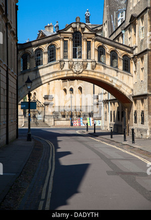 Hertford Bridge, conosciuto popolarmente come il Ponte dei Sospiri, Oxford, Regno Unito Foto Stock