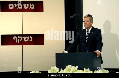 Renania-palatinato/ Bundespraesident Christian Wulff spricht am Mittwoch (09.11.11) im Rahmen des Festaktes zur Einweihung der Synagogue Beith-Schalom a Speyer. 73 Jahre nach der Zerstoerung der frueheren Synagogue von Speyer wurde am Mittwoch Das neue juedische Gotteshaus in der Stadt Mit einem Festakt eroeffnet. (Zu dapd-testo) Foto: Ronald Wittek/dapd.Caption locale *** 8.7170057 Foto Stock