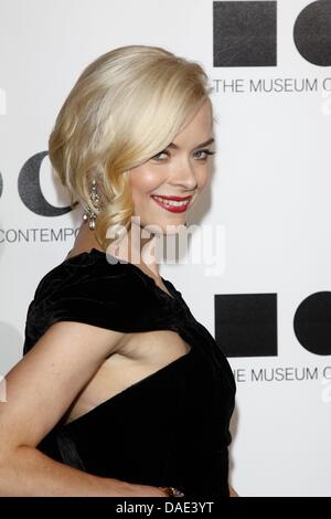 L'attrice Jaime King arriva al 2011 MOCA Gala - "Una vita artisti Manifesto' presso il Museo di Arte Contemporanea - Moca Grand Avenue a Los Angeles, Stati Uniti d'America, il 12 novembre 2011. Foto: Hubert Boesl Foto Stock