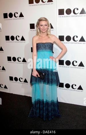 L'attrice Kirsten Dunst arriva a 2011 MOCA Gala - "Una vita artisti Manifesto' presso il Museo di Arte Contemporanea - Moca Grand Avenue a Los Angeles, Stati Uniti d'America, il 12 novembre 2011. Foto: Hubert Boesl Foto Stock