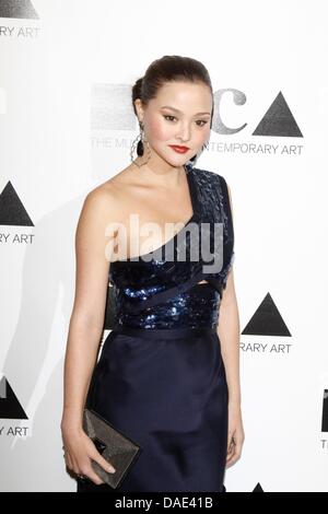 L'attrice Devon Aoki arriva a 2011 MOCA Gala - "Una vita artisti Manifesto' presso il Museo di Arte Contemporanea - Moca Grand Avenue a Los Angeles, Stati Uniti d'America, il 12 novembre 2011. Foto: Hubert Boesl Foto Stock