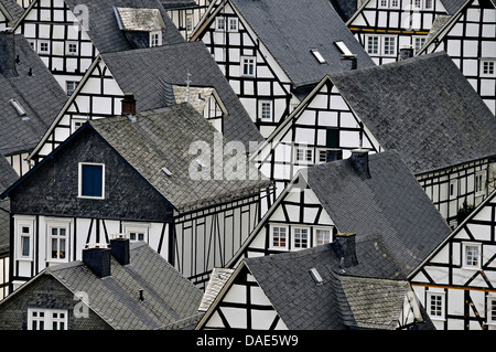 Semi-case con travi di legno nella storica città vecchia, Alte Flecken, in Germania, in Renania settentrionale-Vestfalia, Siegerland, Freudenberg Foto Stock