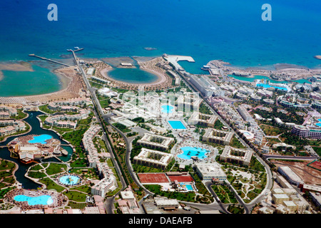 Vista aerea di complesso alberghiero a la costa del Mar Rosso, Egitto, Hurghada Foto Stock