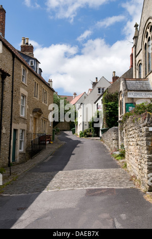 Sun Street, Frome, Somerset sulla luminosa giornata di sole Foto Stock