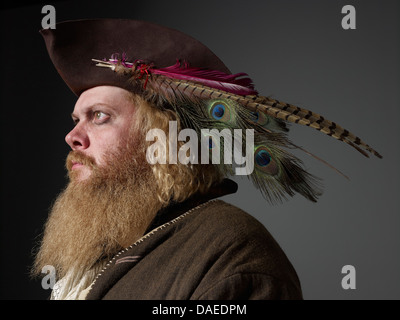 Pirata con piume in Cap, profilo Foto Stock