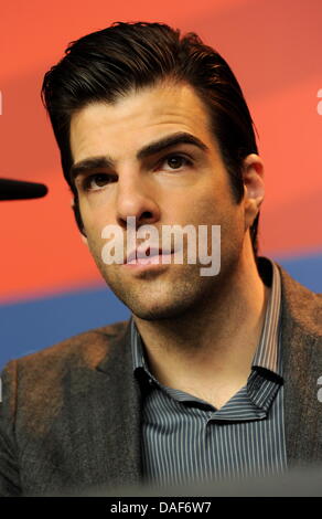 Noi attore Zachary Quinto durante la conferenza stampa per il film 'Margine chiamata' durante il 61° Festival Internazionale del Cinema di Berlino a Berlino, Germania, 11 febbraio 2011. Il film è in esecuzione nella competizione del Festival Internazionale del Film. La 61st Berlinale ha luogo dal 10 al 20 febbraio 2011. Foto: Tim Brakemeier Foto Stock