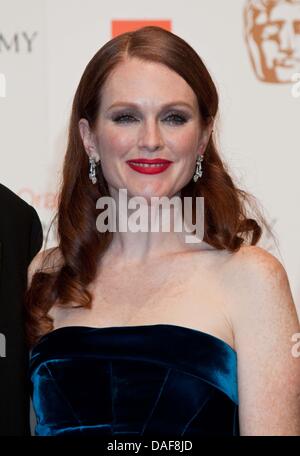 Noi attrice Julianne Moore pone nel vincitore pressroom della British Academy Film Awards BAFTA at Royal Opera House di Londra, Gran Bretagna, 13 febbraio 2011. Foto: Hubert Boesl Foto Stock