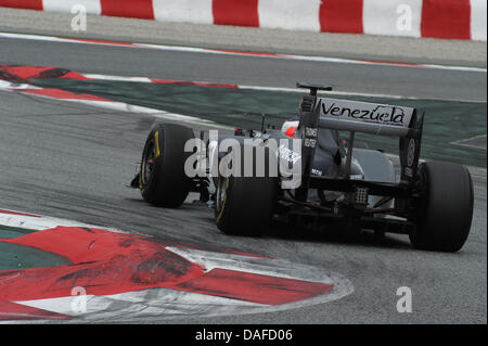 Il brasiliano pilota di Formula Uno Rubens Barrichello del team Williams F1 in azione durante i test ufficiali corrono lungo il 'Circuito de Catalunya" PISTA DI MONTMELO vicino a Barcellona, Spagna, 19 febbraio 2011. Foto: David Ebener Foto Stock