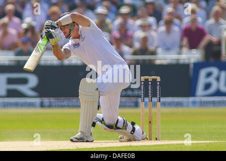 Nottingham, Regno Unito. 12 Luglio, 2013. L'Inghilterra del Kevin Pietersen gioca un colpo durante la terza giornata del primo Investec Ceneri Test match a Trent Bridge Cricket Ground sulla luglio 12, 2013 a Nottingham, Inghilterra. Credito: Mitchell Gunn/ESPA/Alamy Live News Foto Stock