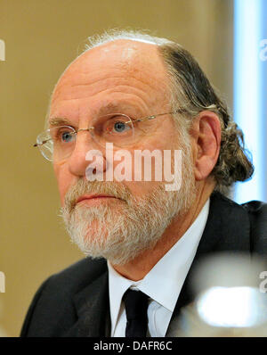 Ex Stati Uniti il senatore e Governatore Jon Corzine S. (Democratico di New Jersey) testimonia prima di Stati Uniti Casa Comitato per l'agricoltura su MF Global fallimento nel Longworth House Edificio per uffici di giovedì, 8 dicembre 2011..Credit: Ron Sachs / CNP.(restrizione: NO New York o New Jersey o giornali quotidiani nel raggio di 75 miglia da New York City) Foto Stock