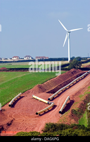 La posa di pipeline di GNL in esecuzione da Milford Haven in Inghilterra, Regno Unito, Galles Pembrokeshire Foto Stock