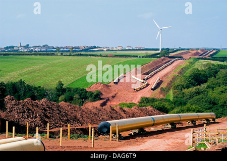 La posa di pipeline di GNL in esecuzione da Milford Haven in Inghilterra, Regno Unito, Galles Pembrokeshire Foto Stock