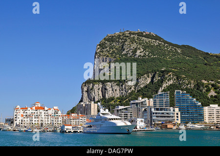 Complesso di hotel Ocean Village presso la marina, Gibilterra Foto Stock