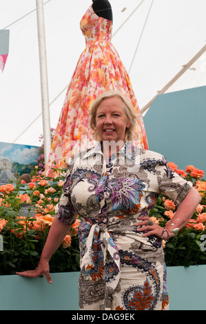 Deborah Meaden ad RHS Hampton Court Flower Show 2013 Foto Stock