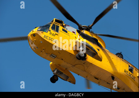 RAF e di ricerca e soccorso Seaking elicottero giallo Foto Stock