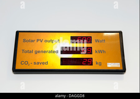 Stabilimento industriale pannello solare display output Foto Stock