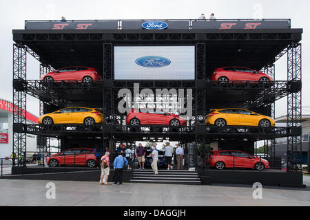 Goodwood, West Sussex, Regno Unito. Il 12 luglio 2013. La Ford stand al 2013 Goodwood Festival della Velocità di credito: MeonStock/Alamy Live News Foto Stock