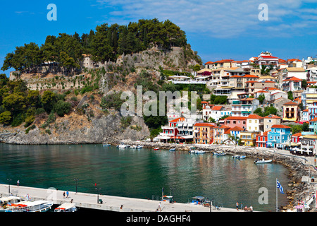 Parga città e porto vicino a Syvota in Grecia. Mar Ionio Foto Stock