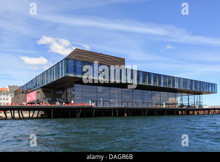 Royal Danish Playhouse edificio è nuova sede nazionale di arti drammatiche sul lungomare nel porto di Copenaghen, Zelanda, Danimarca Foto Stock