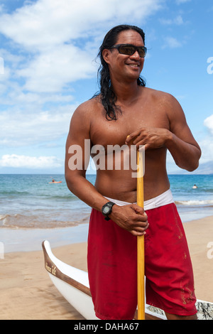 Canoa Outrigger tour guide at Wailea Beach a Maui Foto Stock