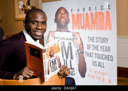 Fabrice Muamba lancia il suo libro ' sto ancora in piedi ' Foto Stock