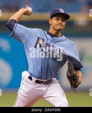 San Pietroburgo, Florida, Stati Uniti d'America. 14 Luglio, 2013. JAMES BORCHUCK | Orari .Chris Archer offre nel primo inning durante il Tampa Bay Rays partita contro Houston Astros a Tropicana Field Domenica, Luglio 14, 2013. © James Borchuck/Tampa Bay volte/ZUMAPRESS.com/Alamy Live News Foto Stock