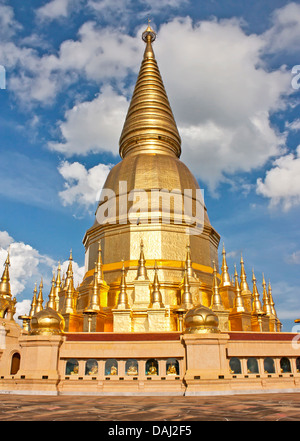 Il Wat Phra Bat Huai Tom. Luoghi di culto delle reliquie del Buddha Pagoda. Foto Stock